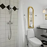 Hus 1 *