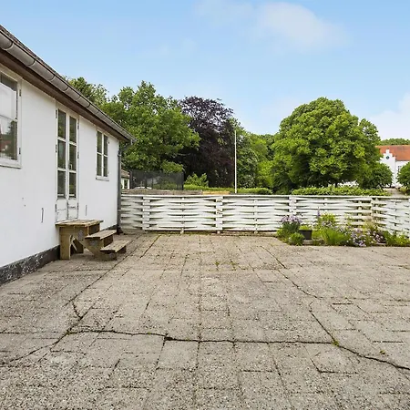 度假居 Hus 1 布罗斯特